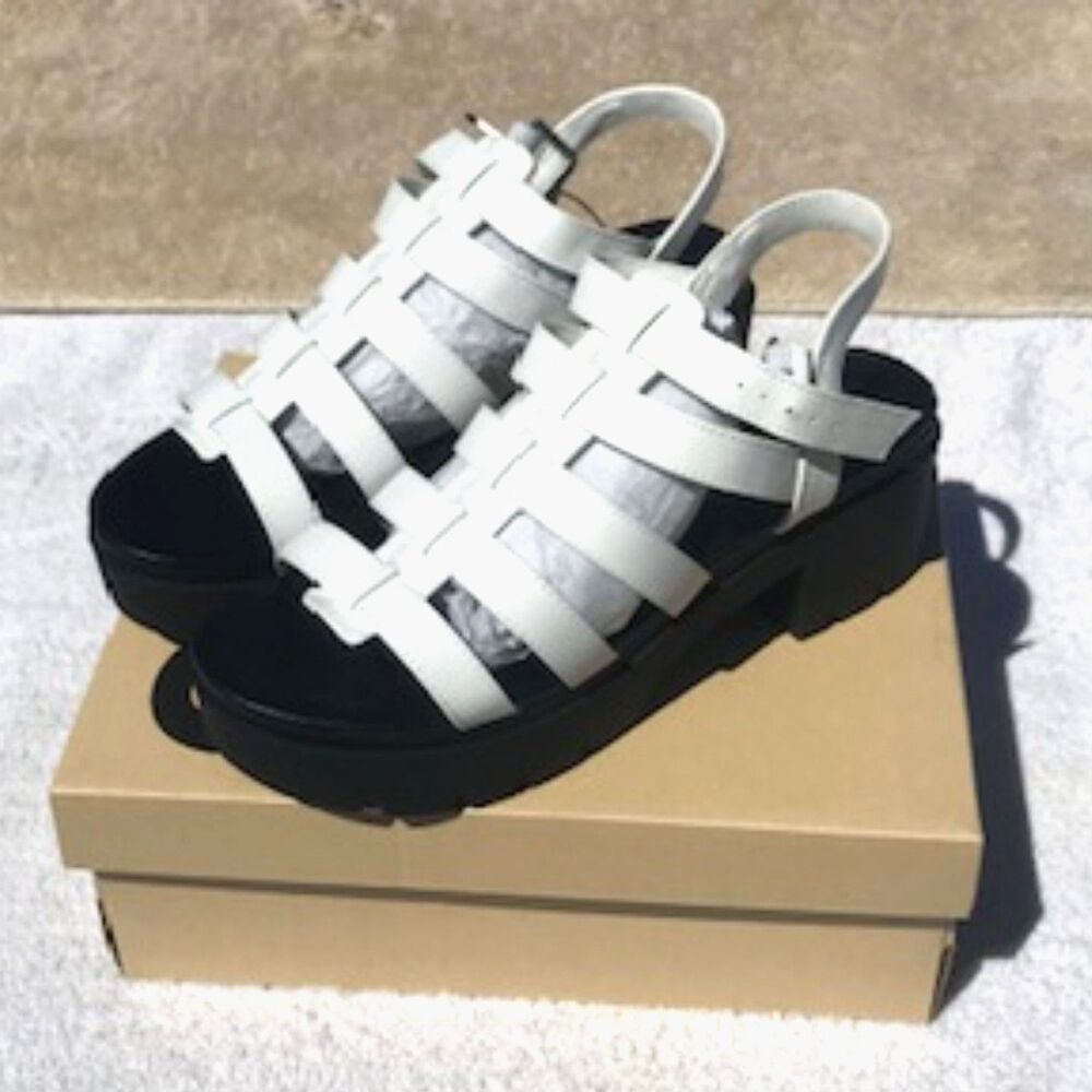Women's Size: 10 Chunky Fisherman Sandals . Madden NYC . New in Box